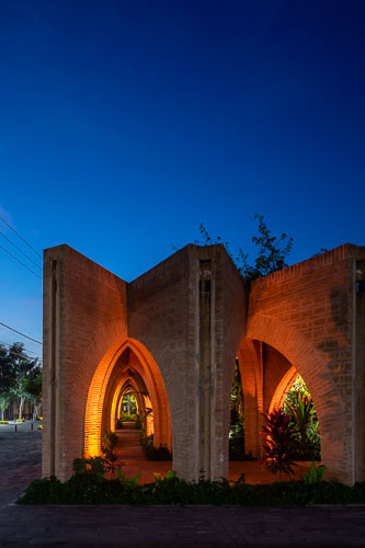 Tmagazine_CentralGardenArches